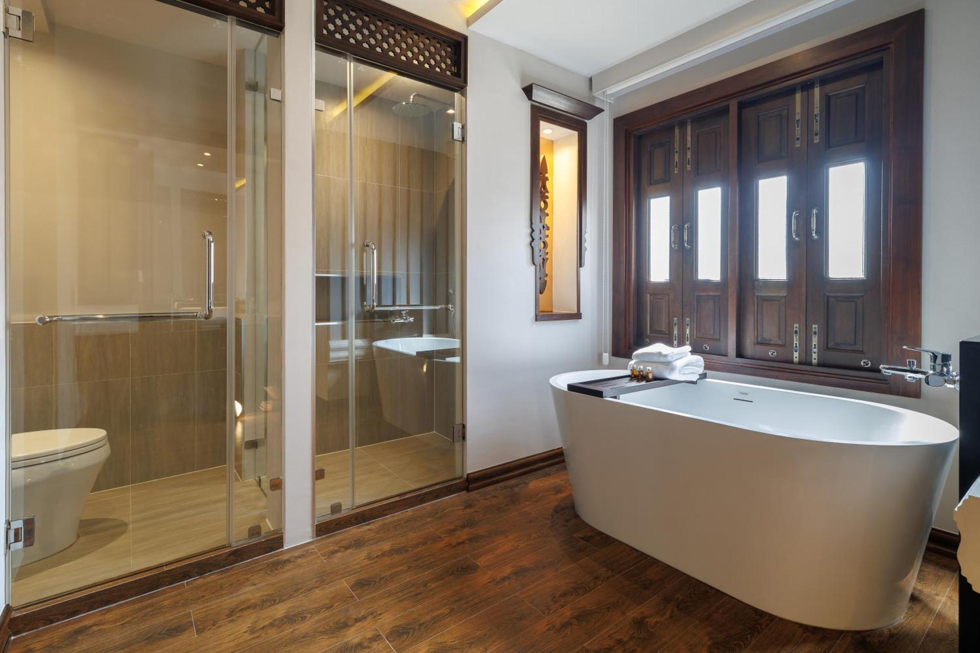 Akira Thaphae Khách sạn 4*