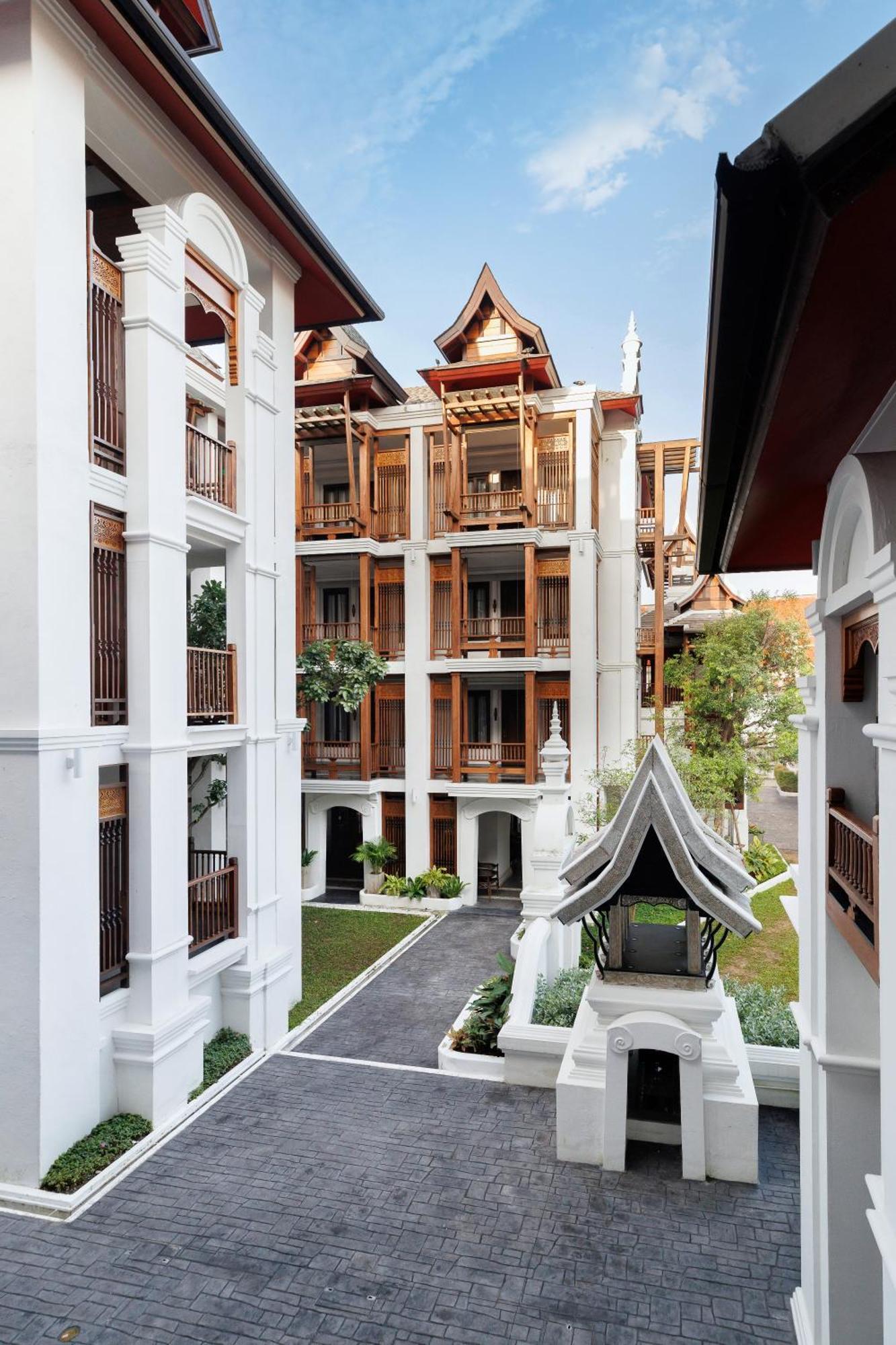 Akira Thaphae Khách sạn 4*