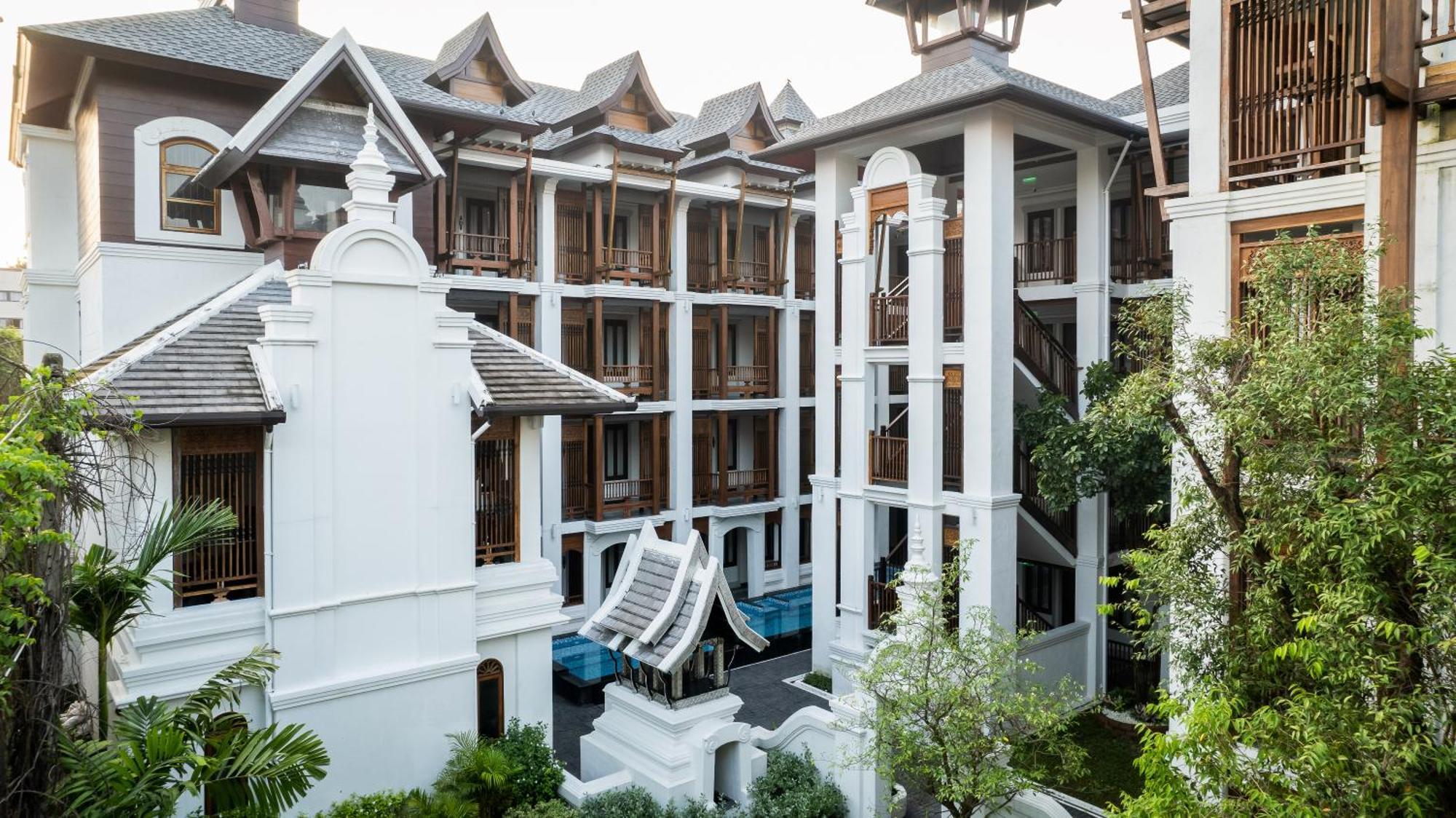 Akira Thaphae Khách sạn 4*